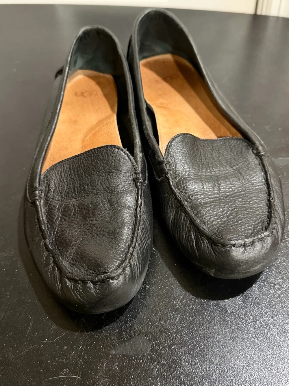 UGG Women's Black Leather Slip-On Loafers size 6.5